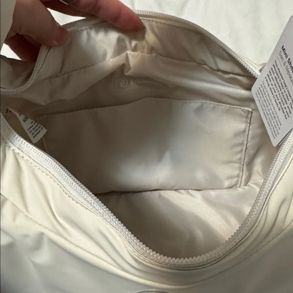 🆕 Lululemon OG Mini Shoulder Bag 4L (now called City Essentials) White Opal